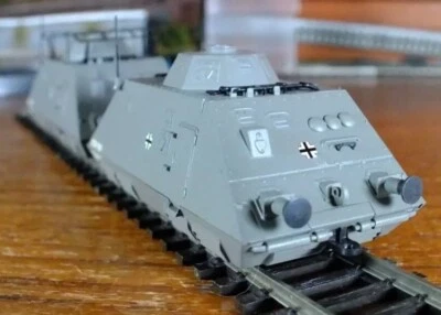 Liliput L136507 HO gauge Panzerspähzug rail tank 2-car set - Image 1 of 4