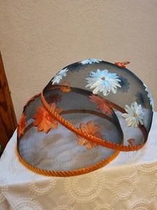 2 Vintage Essen Kuppel Abdeckung BBQ/PICKNICK/TORTE Netz Bildschirm Floral Blumen 14" - Bild 1 von 8