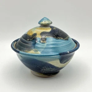 Cuenco con tapa de gres tono azul Elizabeth Liz Saunders cerámica de estudio años 90 - Imagen 1 de 10