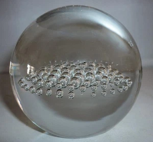 PRETTY UNUSUAL VINTAGE RETRO ART GLASS CLEAR BUBBLE PAPERWEIGHT - Picture 1 of 9