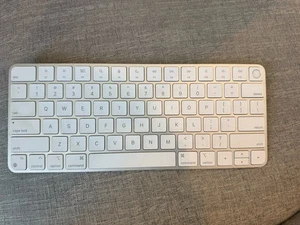 Apple A2449 Magic Keyboard. Touch ID White Bluetooth. Never Used. No Cable/Box - Picture 1 of 2