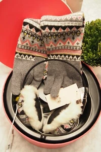 Auriculares y guantes a juego JUICY COUTURE con pluff nuevos con etiquetas nunca usados en caja - Imagen 1 de 11