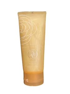 Avon In Bloom SHOWER Gel By Reese Witherspoon ~ 8 Oz - Picture 1 of 3