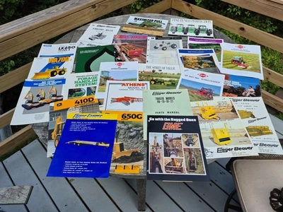 24 Assorted Brochures Agricultural & Tractor John Deere Athens Kuhn Komatsu Etc - Image 1 of 4