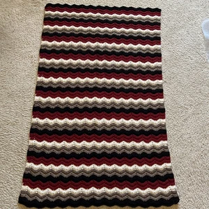 Handmade Crochet Afghan Small Blanket Throw Lap Crib Blanket 52x34 - Bild 1 von 4