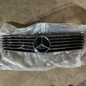 Mercedes-Benz R129 SL Coupe Bonnet Grill 6 Slat GRILLE - Picture 1 of 6