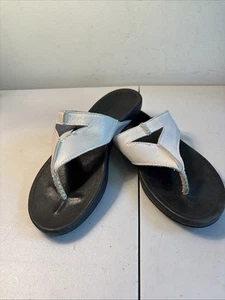 Olukai Women's Lala Size US 7 White Flats Thong Flip Flop Sandals leather - Picture 1 of 6
