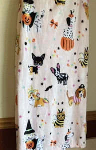 BOSTON TERRIER AND. HALLOWEEN FRIENDS THROW BLANKET 50 X60 - Picture 1 of 4
