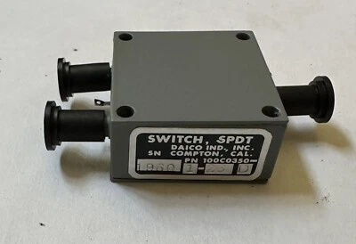 Interruptor Daico 100C0350-1-26 SPDT 150 MHz Foto 1 de 2