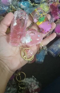 Confezione da 5 Portachiavi Kawaii Liquido Sabbie Quicche Carini (CASUALI) - Foto 1 di 4