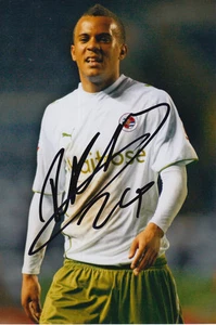 FOTO DE LECTURA FIRMADA A MANO DE RYAN BERTRAND 6X4. - Imagen 1 de 1