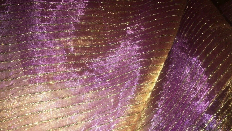 Luxury jacquard/ embroidered curtain net with lead weights 210 cm wide - Image 1 of 1