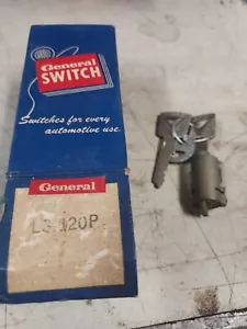59/64 Ford NOS IGNITION SWITCH LOCK WITH KEYS FALCON FAIRLANE GALAXIE MUSTANG - Picture 1 of 3