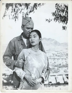 James Stewart, Lisa Lu - Mountain Road (1960)- Original Promotional Photo - 8x10 - Picture 1 of 1