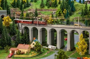 Faller N 222599 - Viadukt-Set, 2-gleisig, gerade (Gesamtlänge: 386 mm)   Neuware - Bild 1 von 2