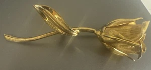 Textured Gold Tone Single Stem Rose Bud Brooch Pin 2.5 inch Vintage - Picture 1 of 4