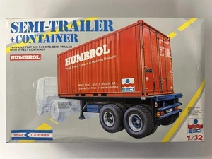 ESCI NO 301 Sattelzug + Container LKW Modellbausatz Snap Together Maßstab 1:32 !!! - Bild 1 von 4