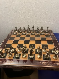 Schachspiel mit Römerfiguren - Bild 1 von 5