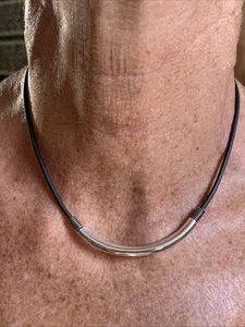 Messico. Girocollo in argento e caucciù  - Foto 1 di 7