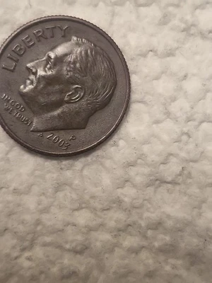   2003-P Roosevelt Dime , Error Improperly Annealed Planchet (metal brown ) 3.1G - Image 1 of 3