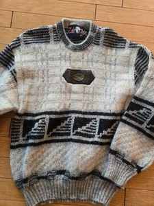 EUC Zolo Club grauer Pullover mit Falkenemblem passt Gr. XL - Bild 1 von 3