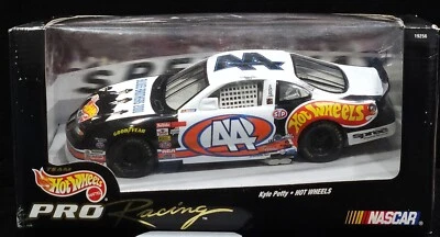 Hot Wheels Pro Racing Kyle Petty Blues Brothers 2000 #44 Nascar Car 19256 1:24 - Image 1 of 3