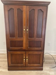 tv cabinet with doors - Picture 1 of 4