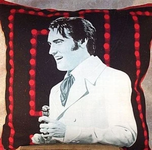 Almohada con Elvis Love Me Tender Rock Roja Negra Talla 17" por 17 pulgadas NUEVA - Imagen 1 de 1