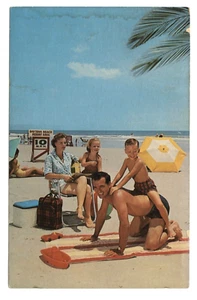 Family Scene Daytona Beach Florida Postcard - Picture 1 of 2