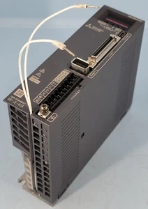 MITSUBISHI MR-JE-40A AC SERVO DRIVE - Picture 1 of 4