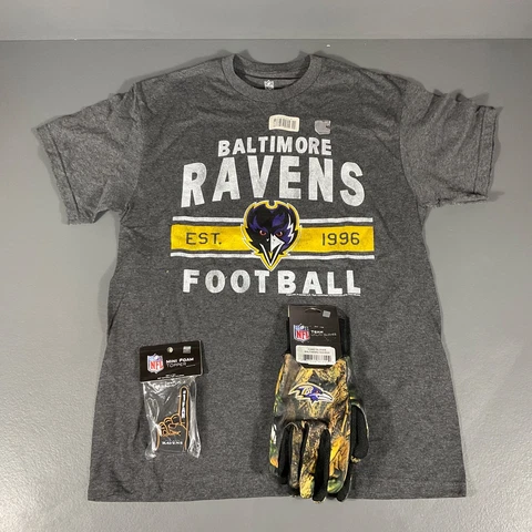 Baltimore Ravens NFL Ultimate Fan Gift Lot Medium Shirt, Gloves, Foam Topper Cover