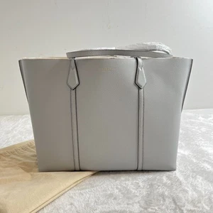 Tory Burch Perry nuova con etichette triplo scomparto pelle ciottolata grigio piuma $398 - Foto 1 di 17
