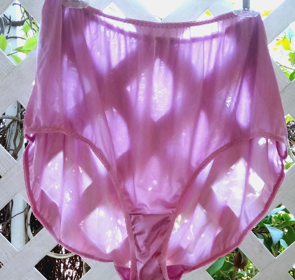 CALCINHA VOVÓ ULTRA VIOLETA TRANSPARENTE NYLON E RENDA CLÁSSICA SOB MEDIDA 12/5X - Imagem 1 de 1