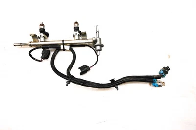 14 Polaris RZR 900 EFI 4x4 Fuel Injectors & Rail - Image 1 of 4