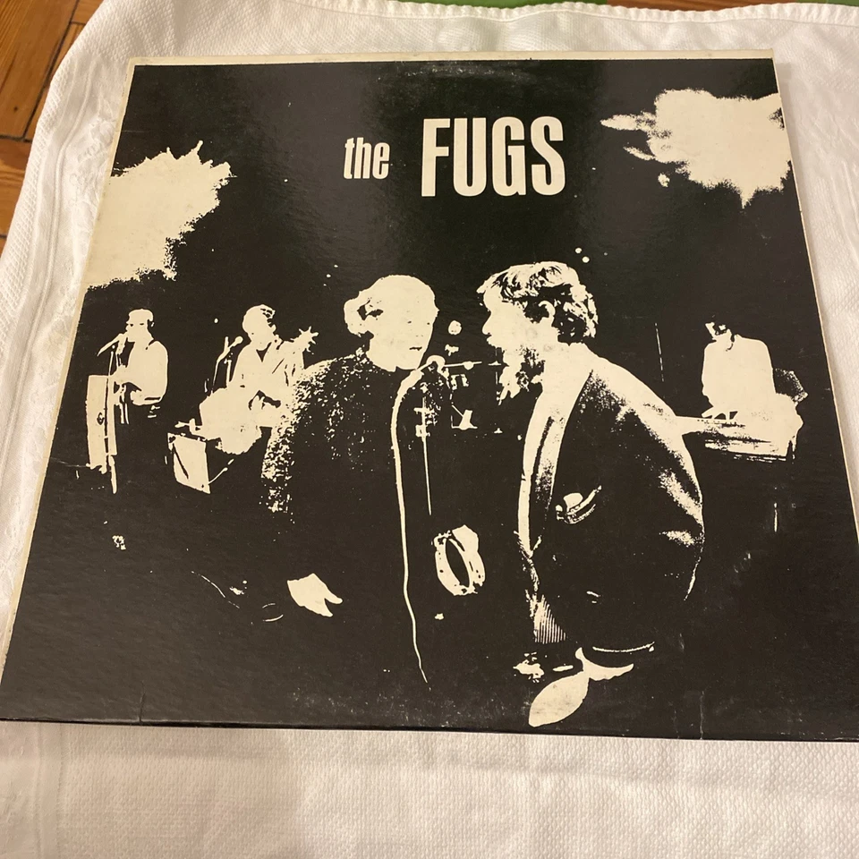 THE FUGS-Self Titled Vinyl LP-Italy Import-Bass Record Reissue Stereo Foto 1 de 4