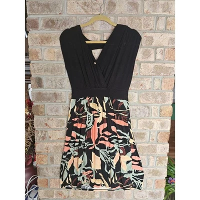 Vestido midi LASCANA VENUS negro estampado floral manga gorra cuello en V talla M Beach Vaca Foto 1 de 4