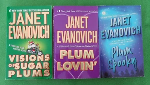 LOT 3 PB STEPHANIE PLUM BETWEEN THE NUMBERS SERIES BY JANET EVANOVICH - Imagen 1 de 4