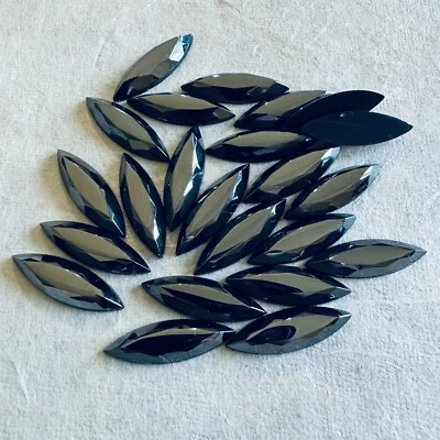 Cabujones de vidrio vintage B195 26x8 mm hematita con borde facetado navettes (24) Foto 1 de 2