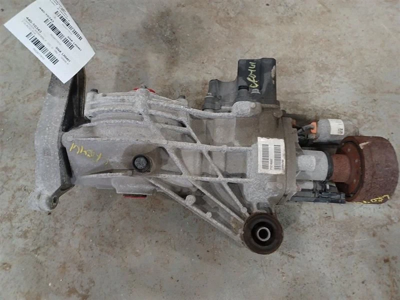 后托架组件 360030654 适用于 19-20 沃尔沃 XC40 2877612 — 第 1/4 张图片