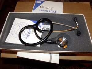 Nuevo estetoscopio 3M Littmann Classic II 28", acabado negro #2201 - Imagen 1 de 2