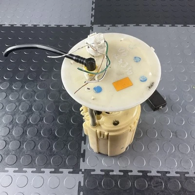 Conjunto de bomba de combustible Lexus RX330 2004-2007 OEM 23221-62060 Foto 1 de 4