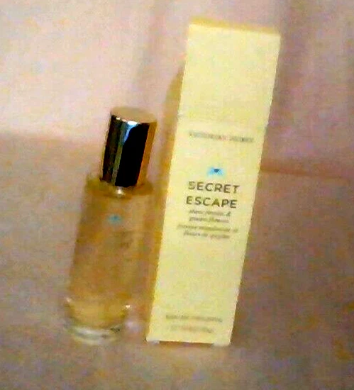 NUEVO eau de toilette spray Victoria's Secret SECRET ESCAPE 1 OZ descontinuado Foto 1 de 4
