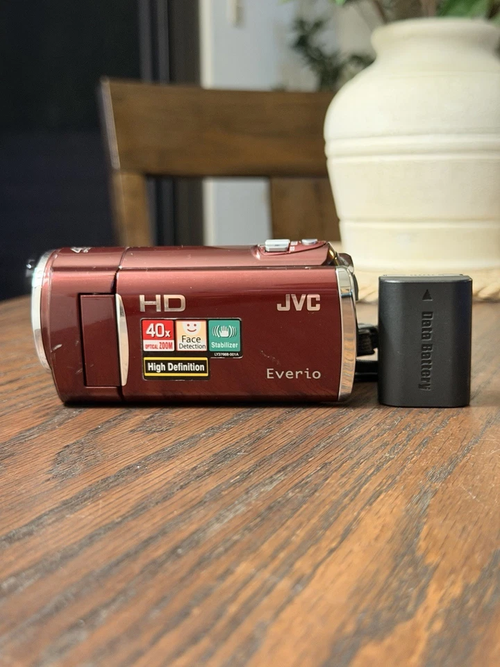 JVC Everio GZ-HM30 AVCHD Camcorder FULLY TESTED WORKA GREAT - Image 1 of 4