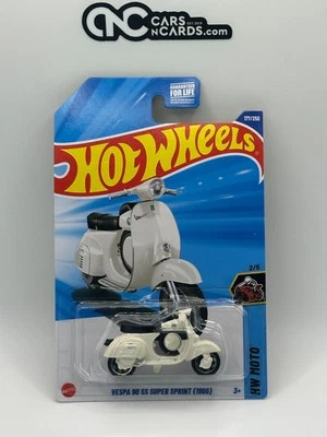 2025 Hot Wheels HW Moto 2/5 Vespa 90 SS Super Sprint (1966) - Image 1 of 2