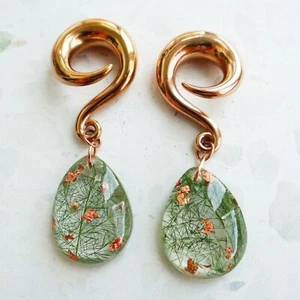 Ear weights stretched Rose gold gauges Resin Dangle plugs tunnel Fern plant Pair - Picture 1 of 4