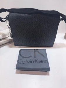 Bolso Mensajero/Portátil Calvin Klein CK Monograma con Bolsa para el Polvo -NUEVO - Imagen 1 de 14