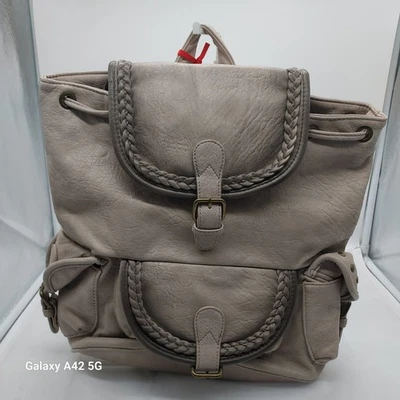 Mochila para mujer Montana West beige imitación cuero trenzado hebilla solapa MWC 043AGY Foto 1 de 4