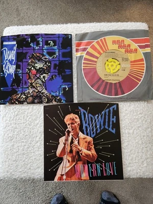 DAVID BOWIE Blue Jean B8231 7" 45rpm Blue Vinyl Modern Love  Picture Sleeve Lot - Image 1 of 4
