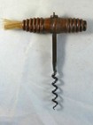 Korkenzieher, tire bouchon, Corkscrew, alt, Holzgriff mit Pinsel, um 1910/20