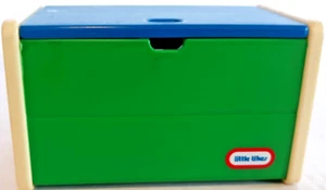 Little Tikes Mini Puppenhaus Spielzeugkiste grün blau 3,5" lang mit Deckel - Bild 1 von 1
